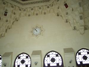 086-ORAN-Juin06-Le plafond de la gare.